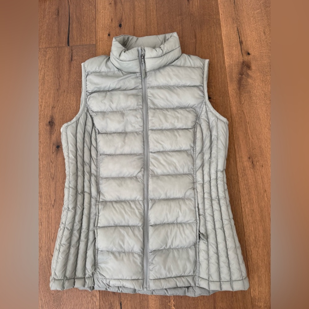 32 Degrees Light Sage Green Puffer Vest